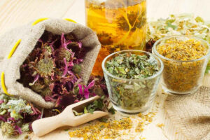 عرق چهار گیاه برای تقویت معده