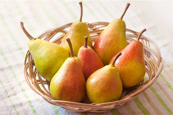 گلابی میوه تابستان